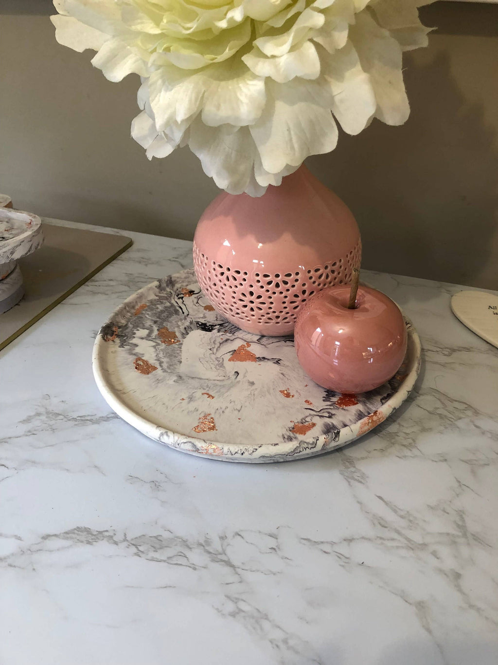 Jesmonite Purple Marble & Copper Leaf Circle Tray – close-up detail, Croft & Cleo